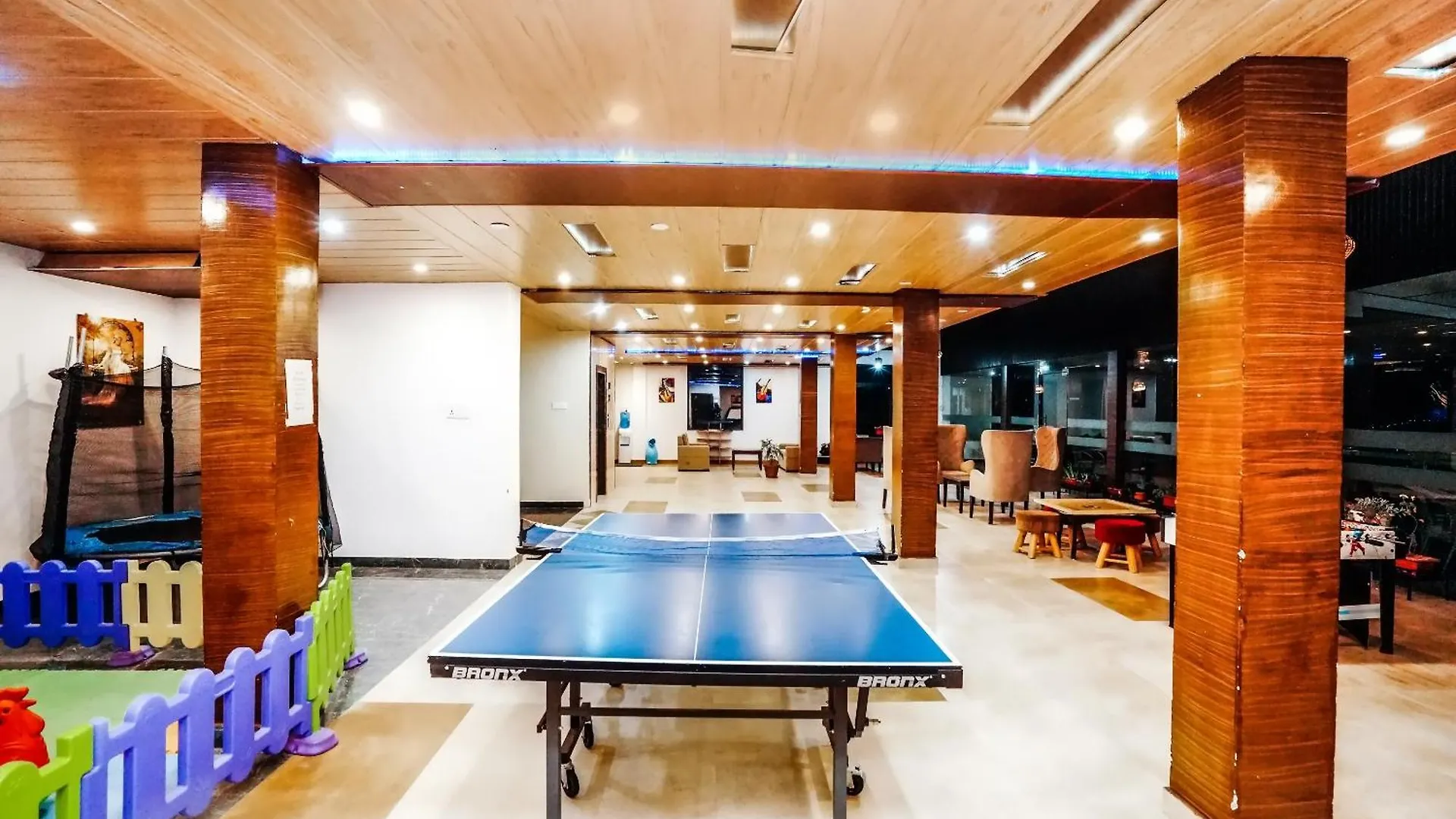Nature Valley View Resort Mashobra !! Luxury Choice !! Gaming Zone !! Open Terrace !! Big Parking شيملا 4*,