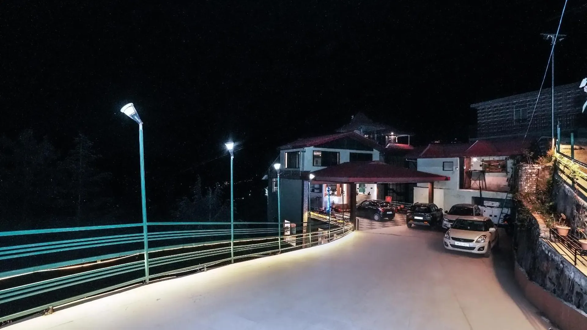 Hotel Nature Valley View Resort Mashobra !! Luxury Choice !! Gaming Zone !! Open Terrace !! Big Parking Shimla